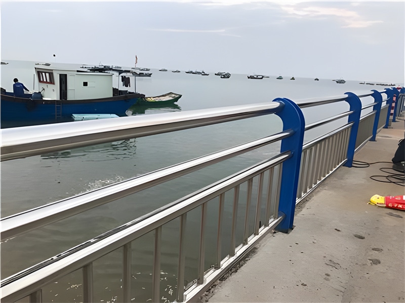 河道護欄